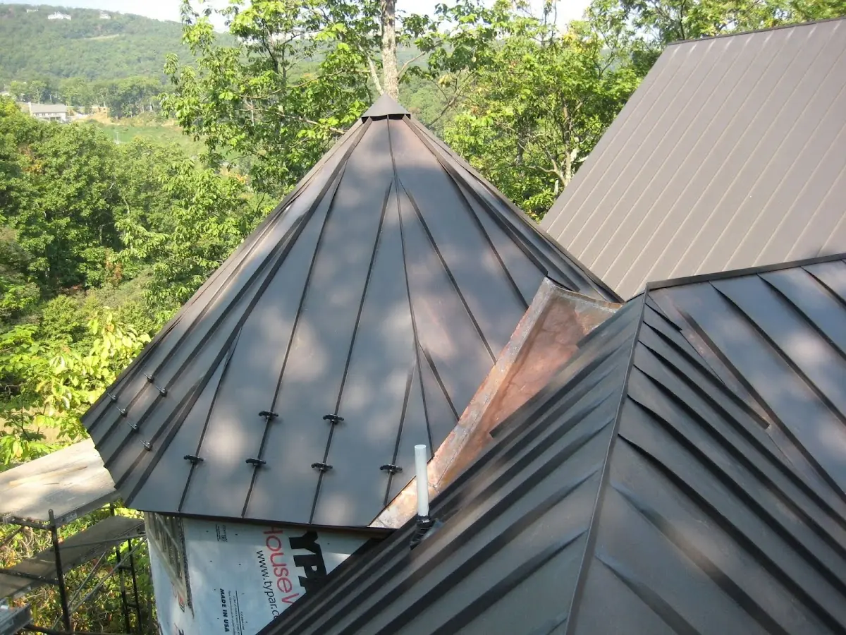 Professional Roof Tarp Installation by Craftsman Roofing in West Fairfield
